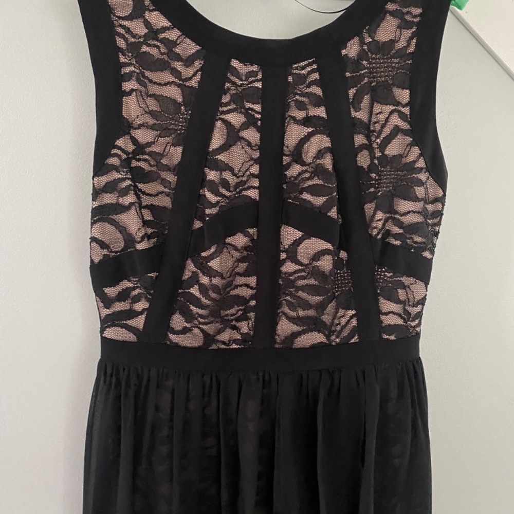 Dress - Picture 3 of 7